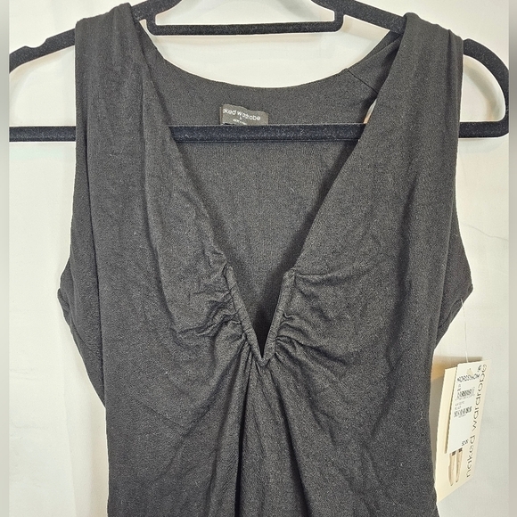 Naked Wardrobe sleeveless size 1X black low-cut V-neck bodysuit NWT - Picture 2 of 6